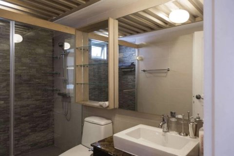 Кондоминиум с 2 спальнями в Хуай Кванге, Бангкок, Таиланд № 138794 - фото 5