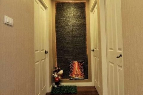 Кондоминиум с 2 спальнями в Хуай Кванге, Бангкок, Таиланд № 138794 - фото 6