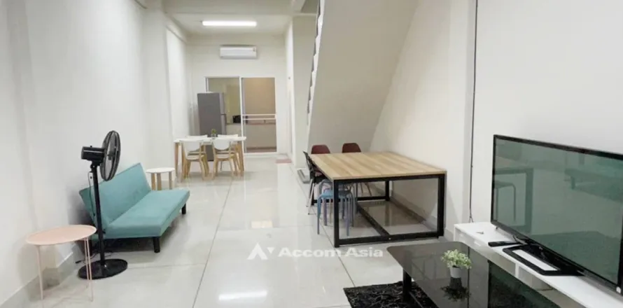 Reihenhaus in Watthana, Bangkok, Thailand 4 Schlafzimmer № 216225