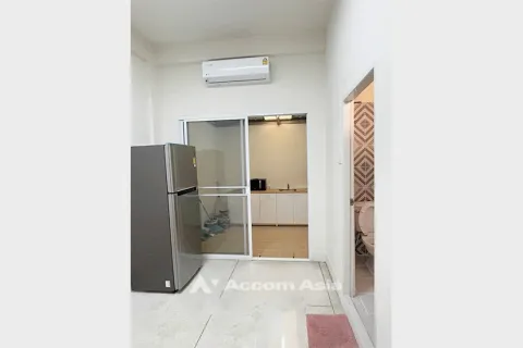 Reihenhaus in Watthana, Bangkok, Thailand 4 Schlafzimmer № 216225 - Foto 3