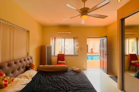 Casa de 6 dormitorios en Pattaya, Tailandia № 211303 - foto 8