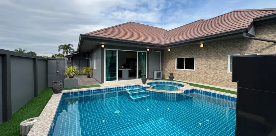 Casa de 3 dormitorios en Pattaya, Tailandia № 211307