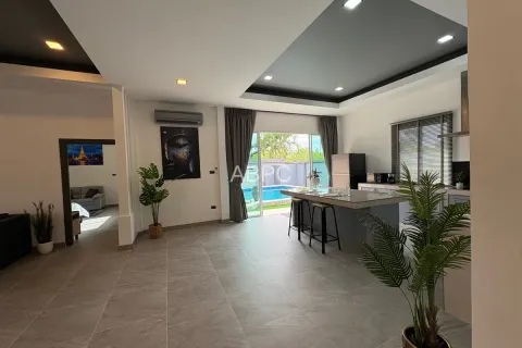 Casa de 3 dormitorios en Pattaya, Tailandia № 211307 - foto 9