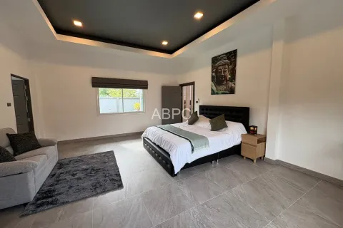 Casa de 3 dormitorios en Pattaya, Tailandia № 211307 - foto 14