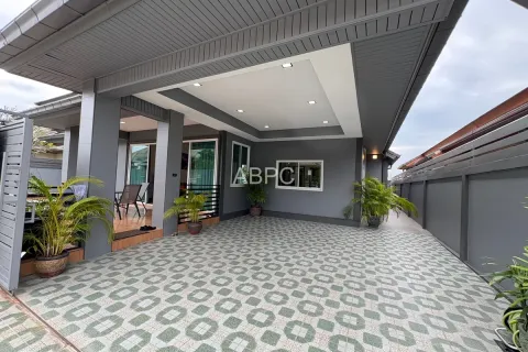 Casa de 3 dormitorios en Pattaya, Tailandia № 211307 - foto 6
