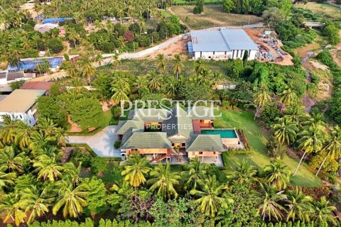 House in Pattaya, Thailand 5 bedrooms № 198154 - photo 29