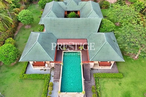 House in Pattaya, Thailand 5 bedrooms № 198154 - photo 25