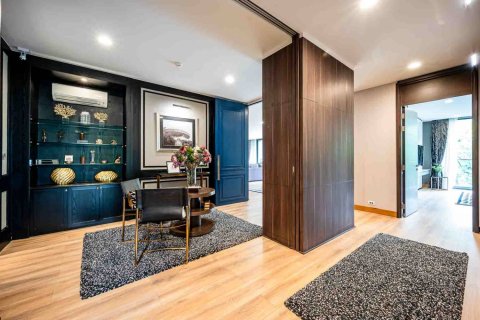 Condo in Bangkok, Thailand, 4 bedrooms  № 180843 - photo 25