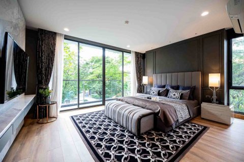 Condo in Bangkok, Thailand, 4 bedrooms  № 180843 - photo 26