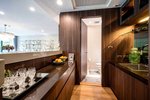 Condo in Bangkok, Thailand, 4 bedrooms  № 180843 - photo 20