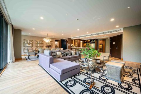 Condo in Bangkok, Thailand, 4 bedrooms  № 180843 - photo 10