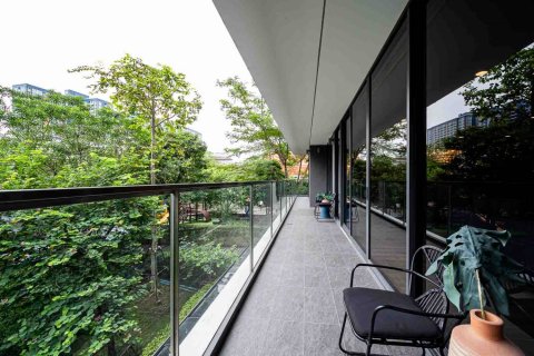 Condo in Bangkok, Thailand, 4 bedrooms  № 180843 - photo 15