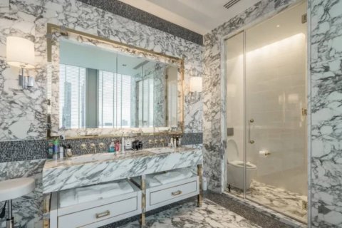 Condo in Bangkok, Thailand, 3 bedrooms  № 180845 - photo 11