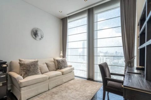Condo in Bangkok, Thailand, 3 bedrooms  № 180845 - photo 13
