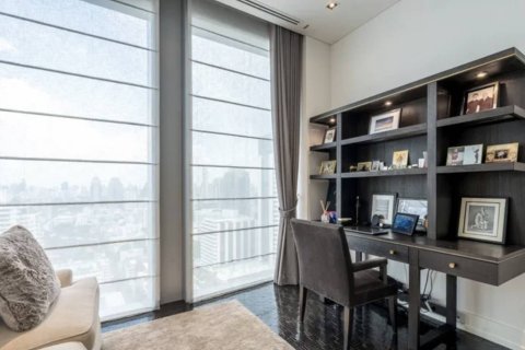 Condo in Bangkok, Thailand, 3 bedrooms  № 180845 - photo 12