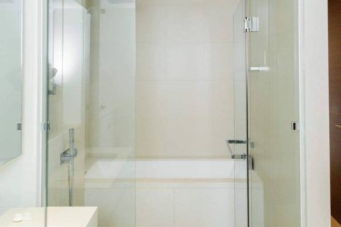 Condo in Bangkok, Thailand, 2 bedrooms  № 180847 - photo 17