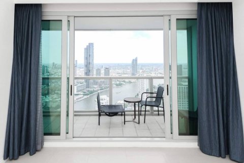 Condo in Bangkok, Thailand, 2 bedrooms  № 180847 - photo 4