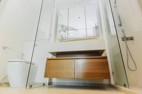 Condo in Bangkok, Thailand, 2 bedrooms  № 180847 - photo 20