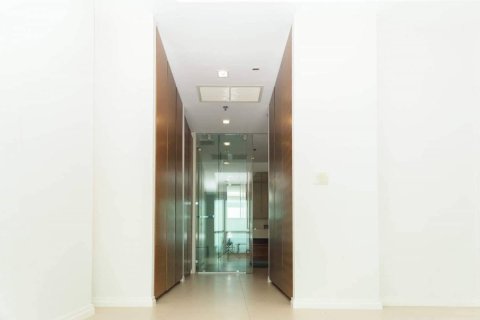 Condo in Bangkok, Thailand, 2 bedrooms  № 180847 - photo 16