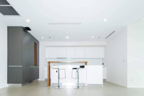 Condo in Bangkok, Thailand, 2 bedrooms  № 180847 - photo 9