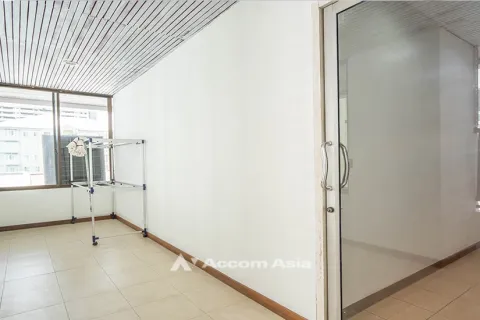 Condominio de 3 dormitorios en Watthana, Bangkok, Tailandia № 215143 - foto 10