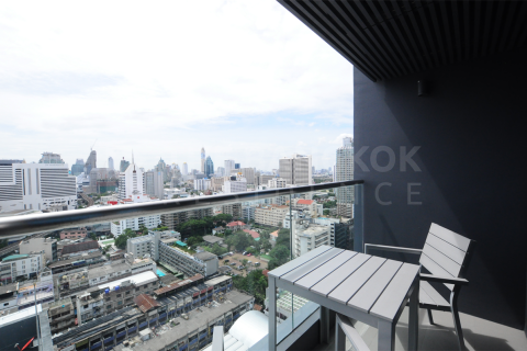 Condo in Bangkok, Thailand, 2 bedrooms № 184611 - photo 4