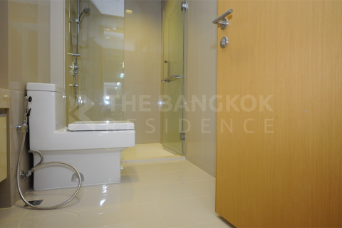 Condo in Bangkok, Thailand, 2 bedrooms № 184611 - photo 2