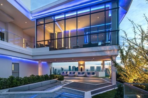 Кондоминиум с 2 спальнями в Ваттхане, Бангкок, Таиланд № 161812 - фото 5