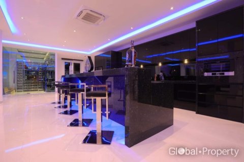 Дом в Паттайе, Таиланд с 7 спальнями № 155277 - фото 21