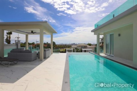 Дом в Паттайе, Таиланд с 7 спальнями № 155277 - фото 4