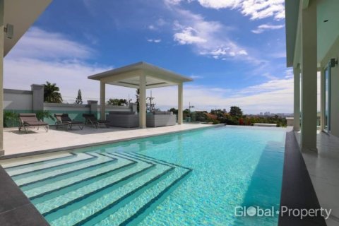 Дом в Паттайе, Таиланд с 7 спальнями № 155277 - фото 3