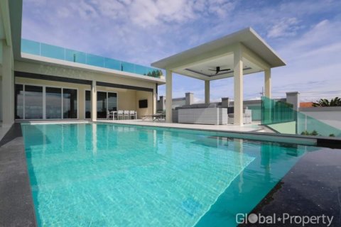 Дом в Паттайе, Таиланд с 7 спальнями № 155277 - фото 2