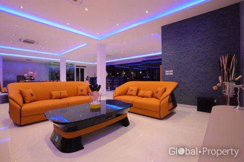 Дом в Паттайе, Таиланд с 7 спальнями № 155277 - фото 14