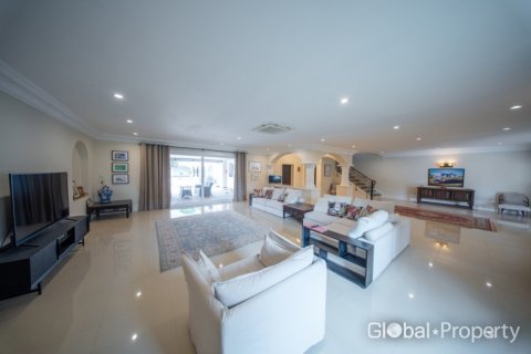 Maison à Pattaya, Thaïlande 6 chambres № 155279 - photo 6