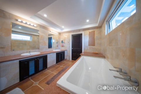 Maison à Pattaya, Thaïlande 6 chambres № 155279 - photo 21