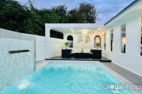 Дом в Паттайе, Таиланд с 4 спальнями № 155276 - фото 4