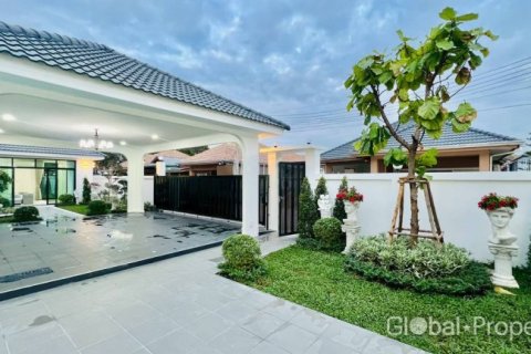 Дом в Паттайе, Таиланд с 4 спальнями № 155276 - фото 2