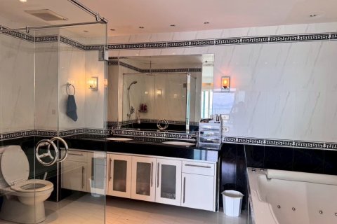 Apartment in Pattaya, Thailand 3 rooms № 150944 - photo 14