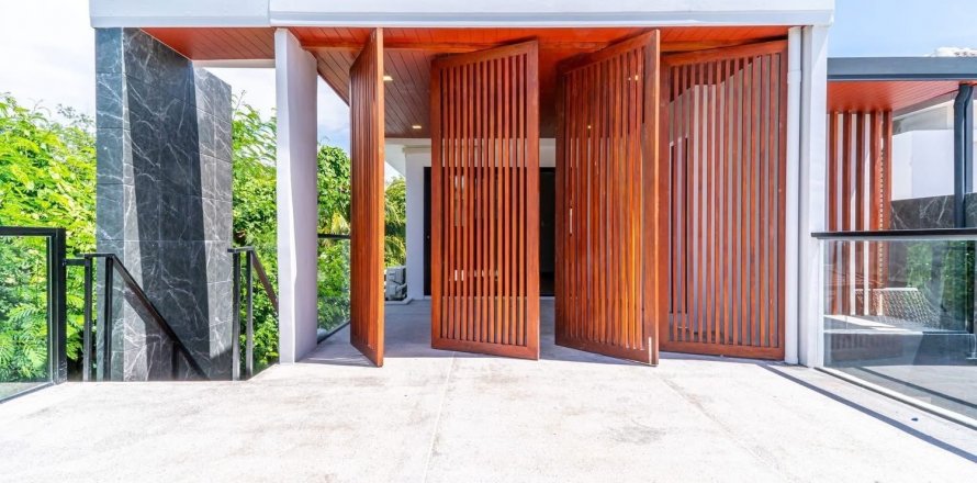 House in Phuket, Thailand 4 bedrooms № 138162