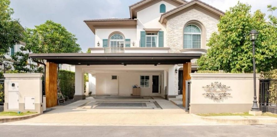 Maison à Bangkok, Thaïlande 4 chambres № 144427