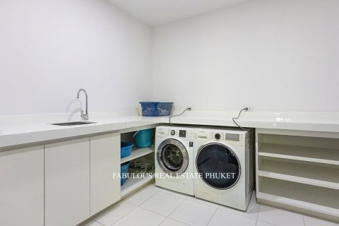 Villa in Bang Tao, Thailand 5 bedrooms № 179664 - photo 12