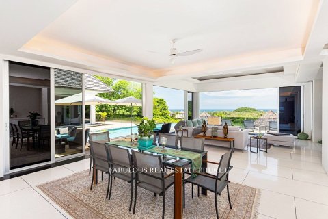 Villa in Bang Tao, Thailand 5 bedrooms № 179664 - photo 15