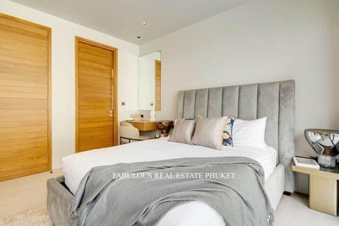 Villa in Bang Tao, Thailand 4 bedrooms № 179663 - photo 9
