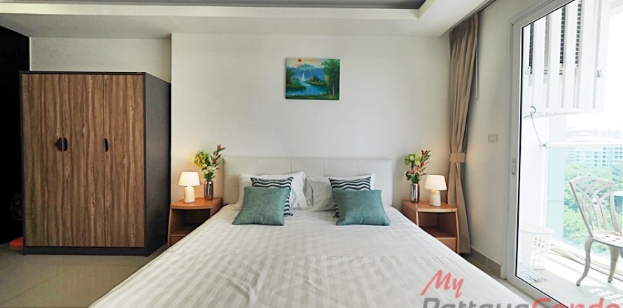 Studio dans le Condo à Bang Lamung, Thaïlande  № 205287