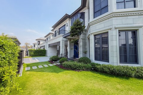 House in Bang Kapi, Bangkok, Thailand 4 bedrooms № 158266 - photo 9