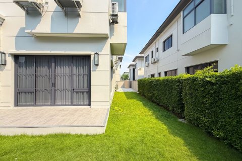 House in Bang Kapi, Bangkok, Thailand 4 bedrooms № 158266 - photo 8