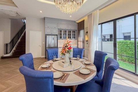 House in Bang Kapi, Bangkok, Thailand 4 bedrooms № 158266 - photo 18