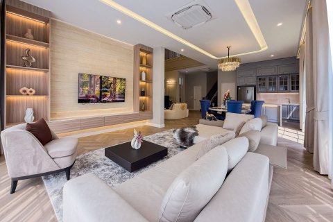 House in Bang Kapi, Bangkok, Thailand 4 bedrooms № 158266 - photo 17