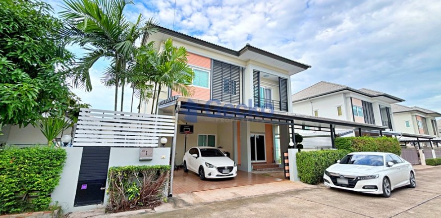 House in Pattaya, Thailand 3 bedrooms № 199583