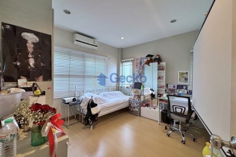 House in Pattaya, Thailand 3 bedrooms № 199583 - photo 17